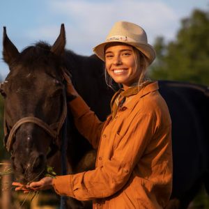 Nature – Medium Shot Woman Living